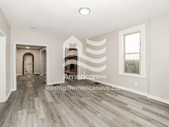 1507164_002_living_room_13738986.jpg