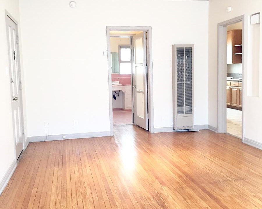 1st image of 241 S Kenmore Ave #2411
