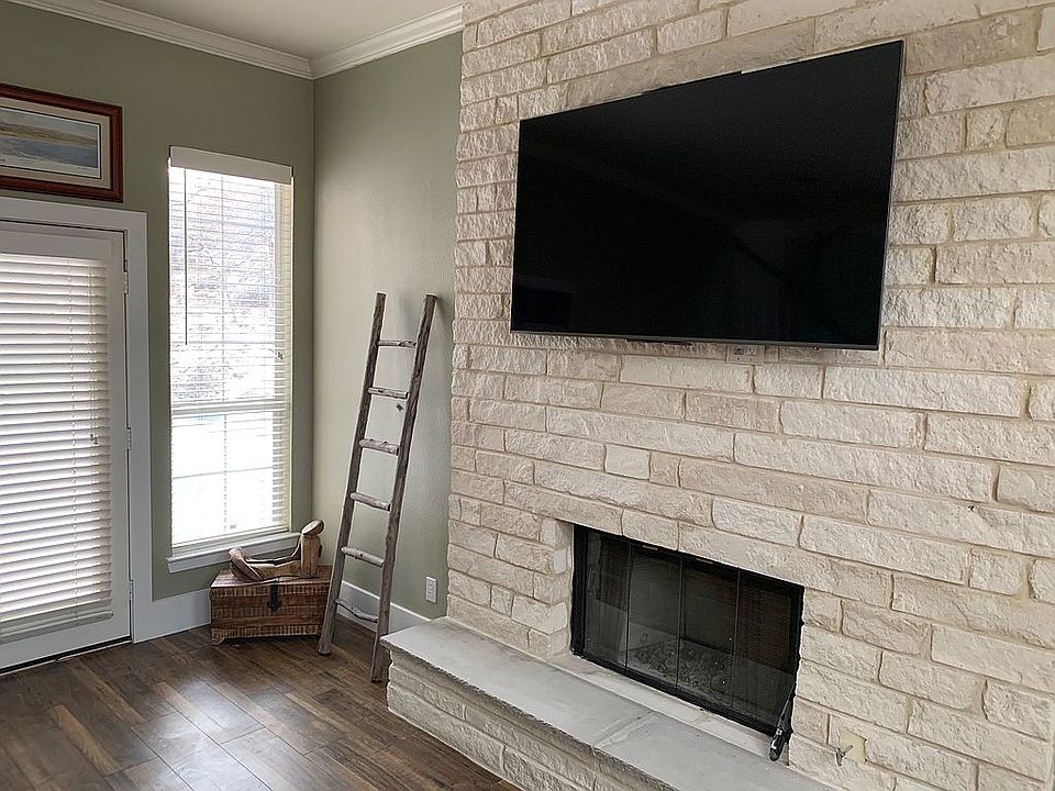 1st image of 2842 Forestwood Dr