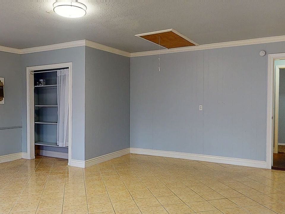 1st image of 5116 Presidio Dr #1B-685950