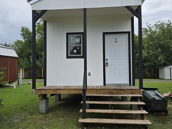 606 9th St #2, Dickinson, TX 77539