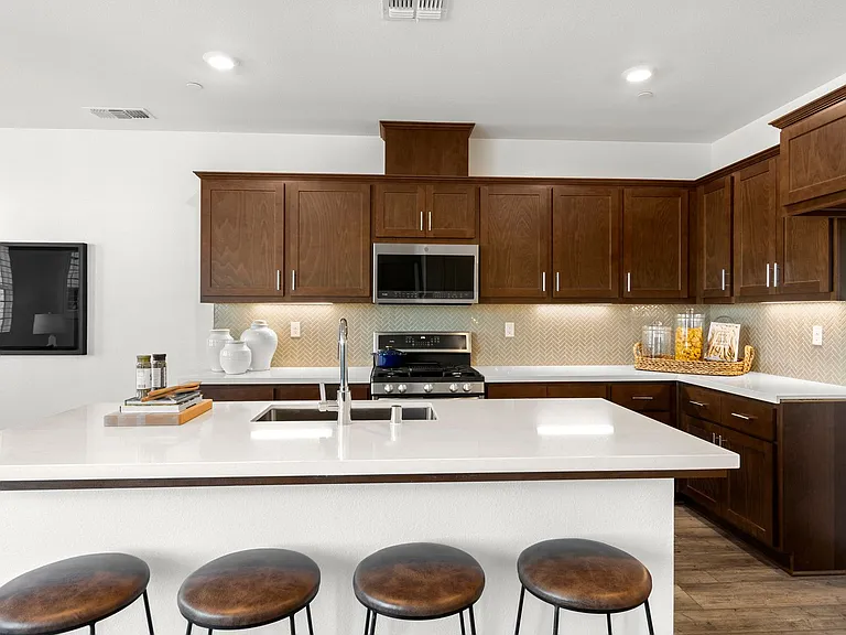 Spacious Townhomes in Provence at Natomas — Photo 80