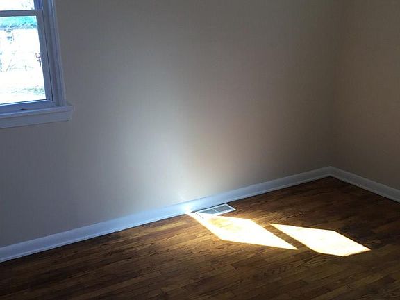 5th image of 3082 Arnold Ave