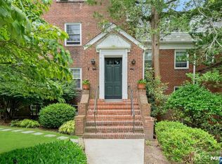 185 E Palisade Ave APT D11b, Englewood, NJ 07631