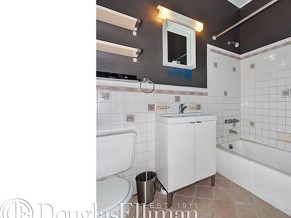 4th image of 208 W 119th St APT 1R