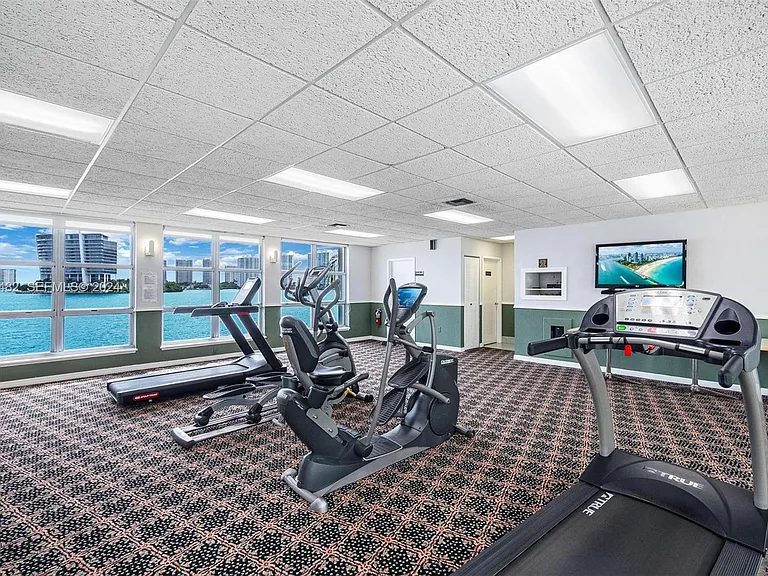 3600 Mystic Pointe Dr #1417 — Photo 23