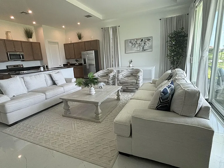 10231 SW Latium Way — Photo 12