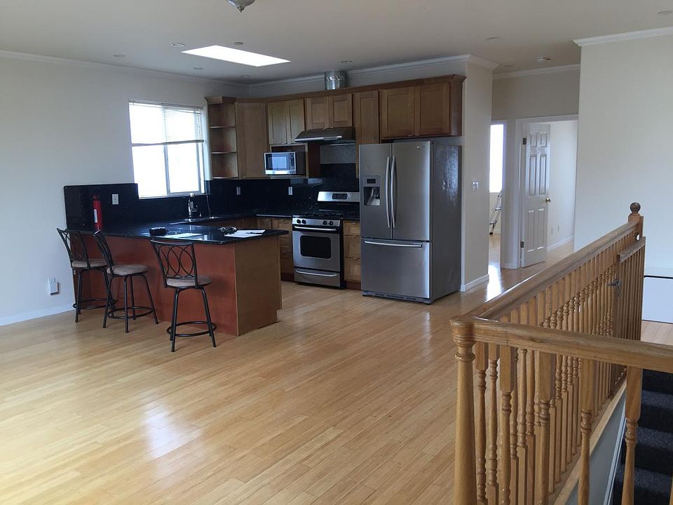 1st image of 220 Macdonald Ave