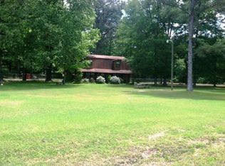 216 Douglas Lake Rd, West Point, MS 39773