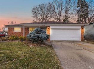 24904 Trombley St, Harrison Township, MI 48045