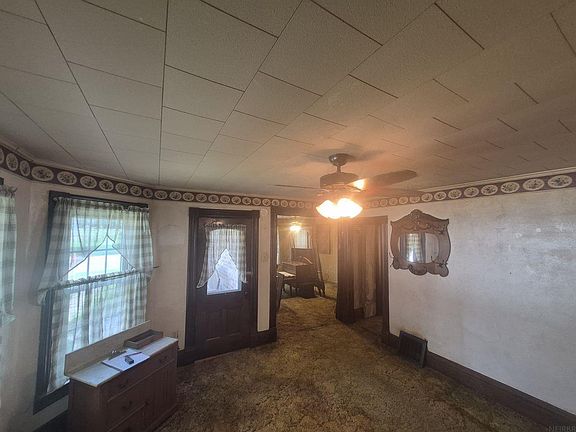 3rd image of 624 Upper St