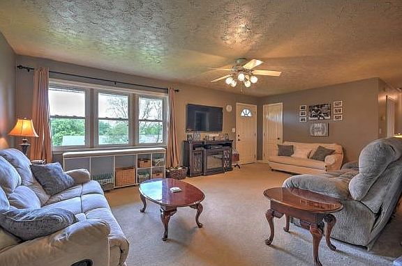 5th image of 2516 Sanford Dr