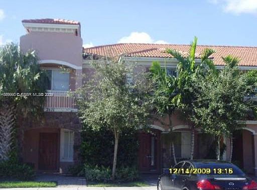 3rd image of 2610 SW 83rd Ave #101