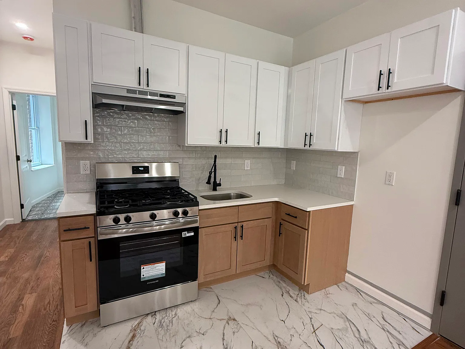 3 bed, $2,550 — Photo 2