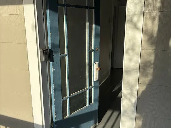 3411 Iris St N, Saint Petersburg, FL 33704