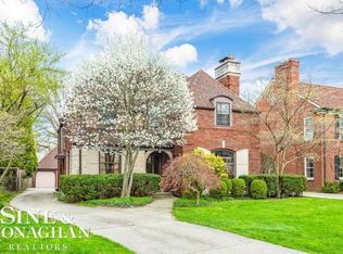 622 Lincoln Rd, Grosse Pointe, MI 48230