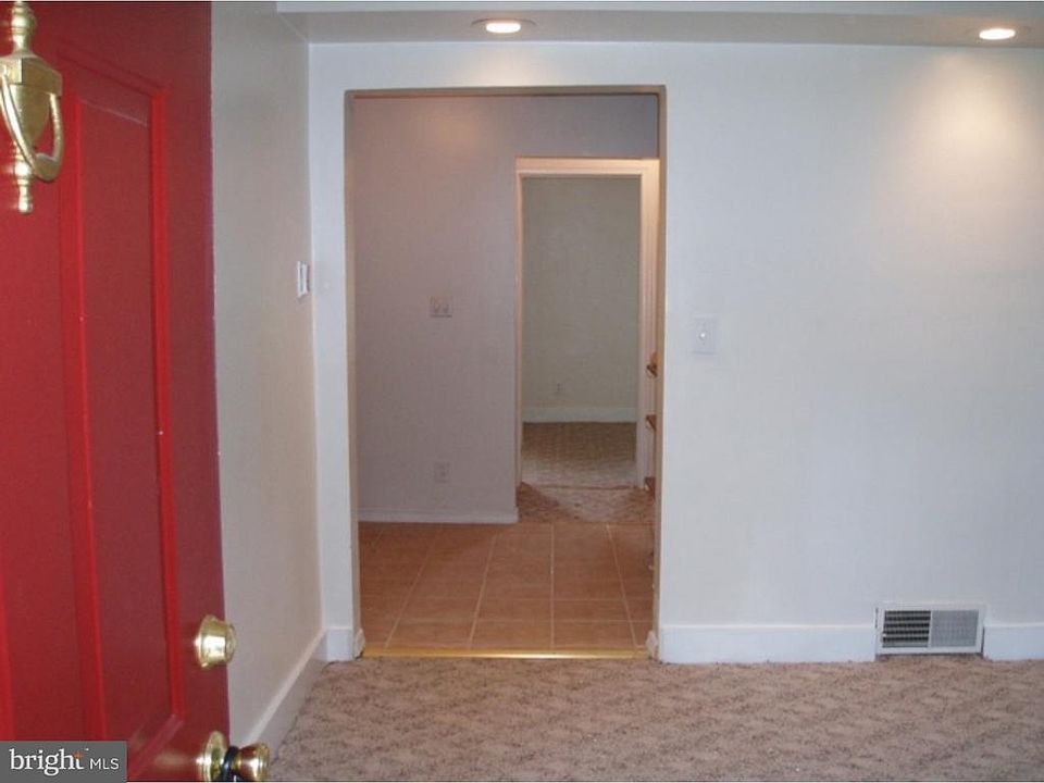 2nd image of 1402A Banning St