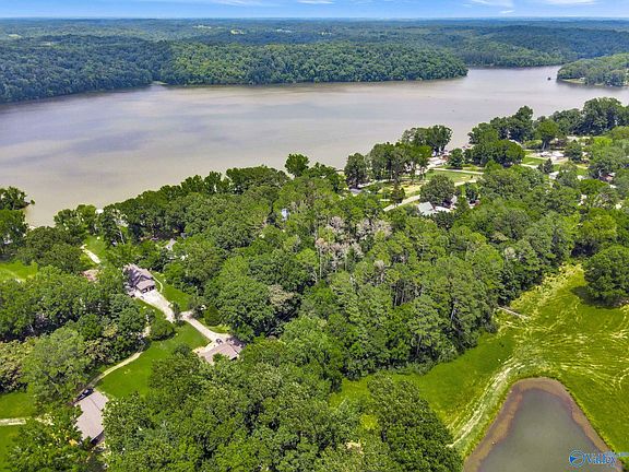 4th image of Riverside St