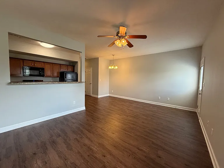 225 Moss View St — Photo 4