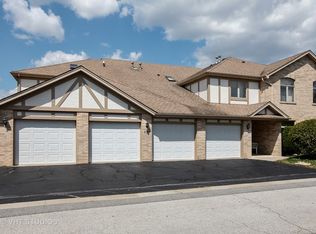 6518 Pine Trl #1, Tinley Park, IL 60477