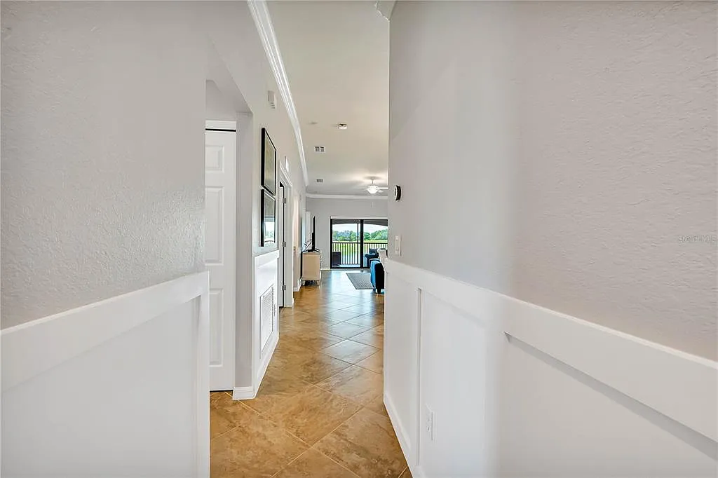2 bed, 2.0 bath, 1569 sqft, $2,200 — Photo 4