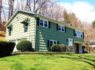 20 Seneca Rd, Danbury, CT 06811
