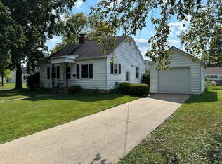 1321 S 16th St, Mattoon, IL 61938