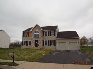 86 Walnut Dr W, Bernville, PA 19506