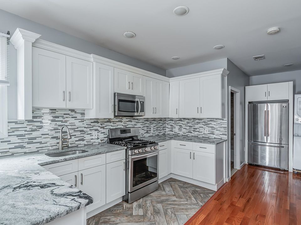 1st image of 164 Avenue B #2