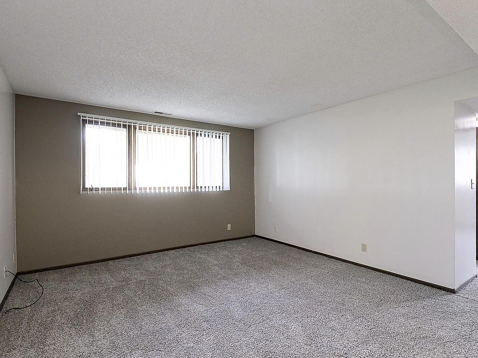 *Available unit has patio doors in place of picture windows!*