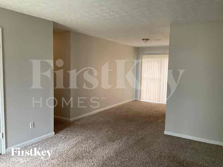 3907 Wood Path Dr — Photo 5