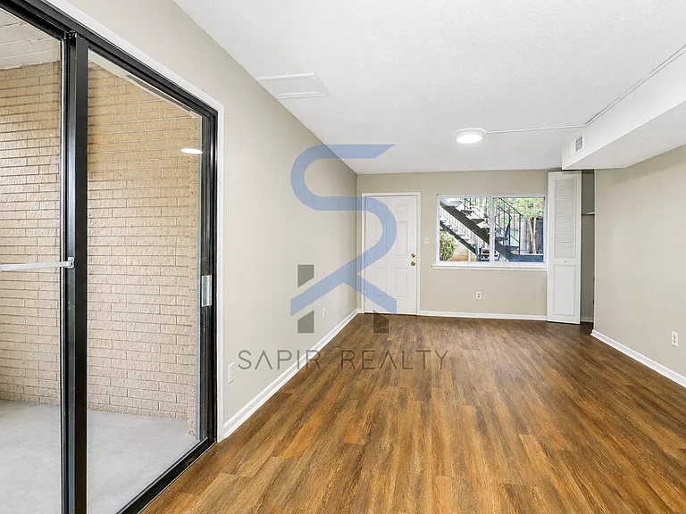 3300 College St #5 — Photo 4