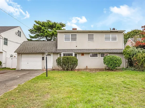 22 Tarry Lane, Levittown, NY 11756