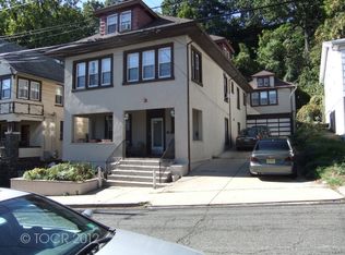 510 Undercliff Ave, Edgewater, NJ 07020