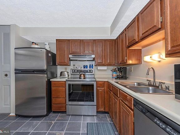 4th image of 6062 Cedar Wood Dr