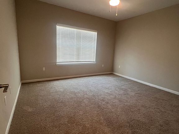 4th image of 1418 Azalea Dr #1614