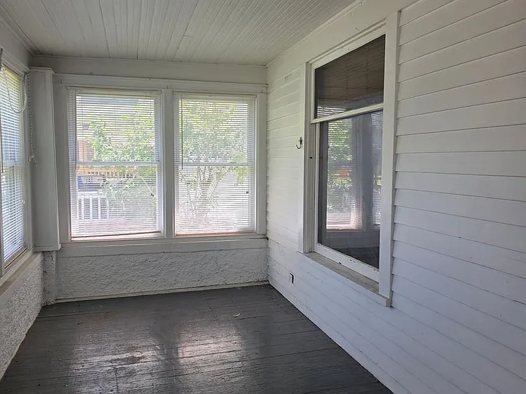 315 N Summit St — Photo 9