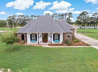 18960 Kiker Rd, Winnie, TX 77665