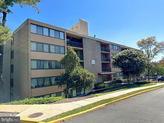 3rd image of 4 S Van Dorn St APT 401