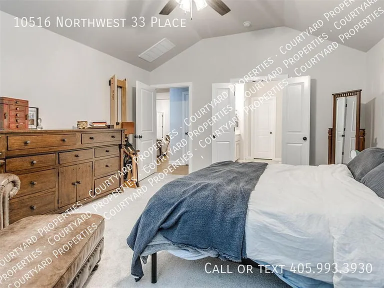 10516 NW 33rd Pl — Photo 42