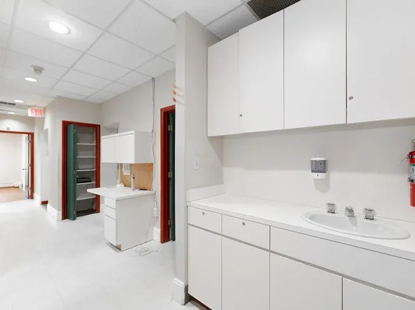 586 Kearny Avenue image 12 of 26