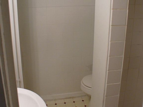 5th image of 603 Lawrence St APT 3