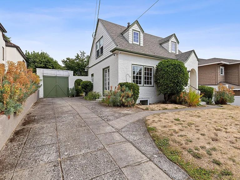 SE Hawthorne Blvd — Photo 33
