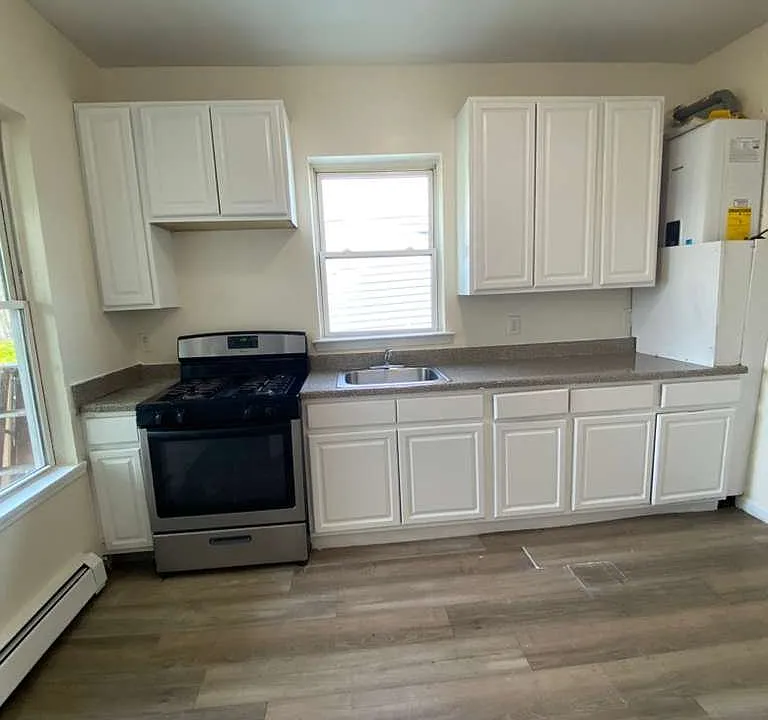 70 Ash St #3R