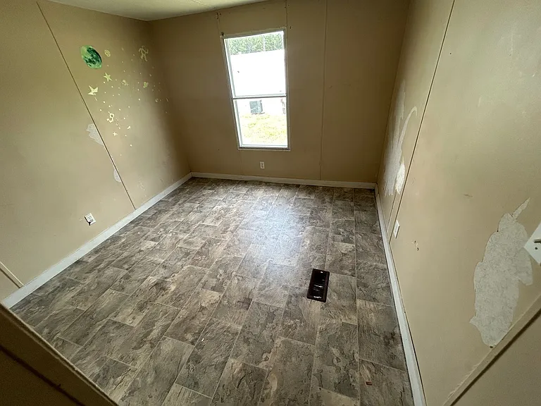 304 Reid Ct — Photo 6