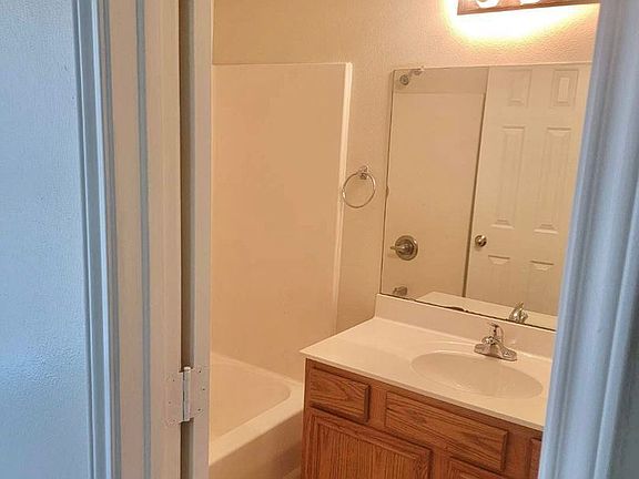 4th image of 808 N Belmont Ave APT A
