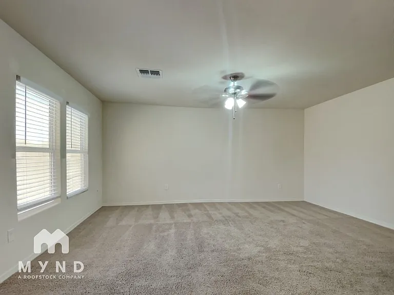 1669 E Prickly Pear Pl — Photo 4