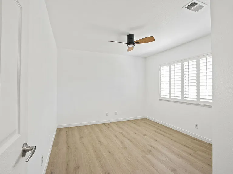 1801 Capetown Cir — Photo 16