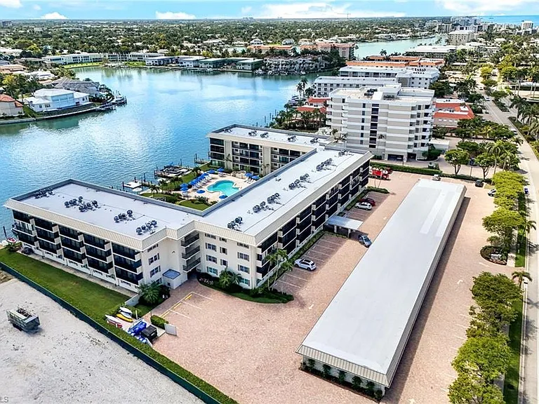 3200 Gulf Shore Blvd N #112 — Photo 34