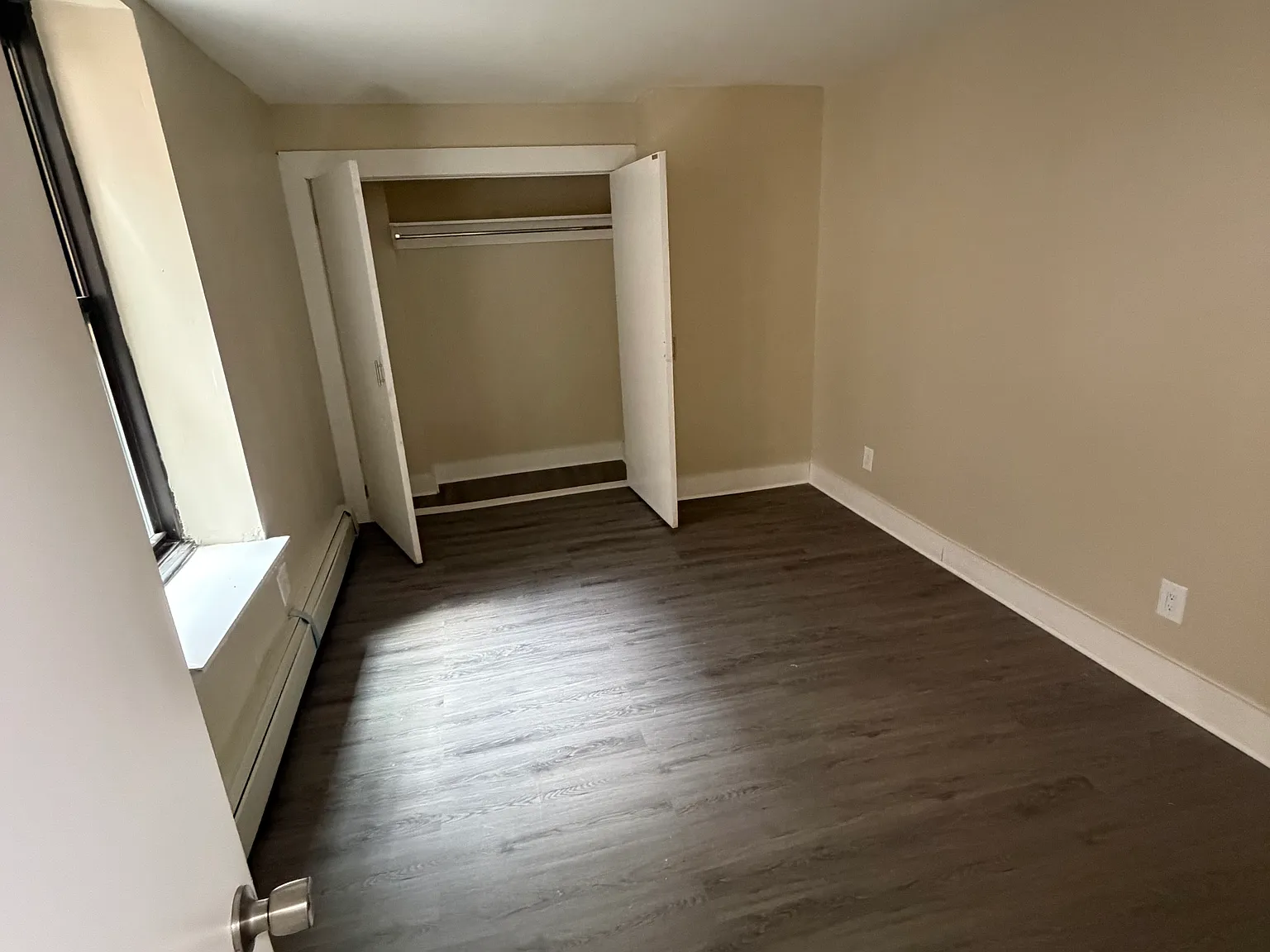 686 Beck Street — Photo 4